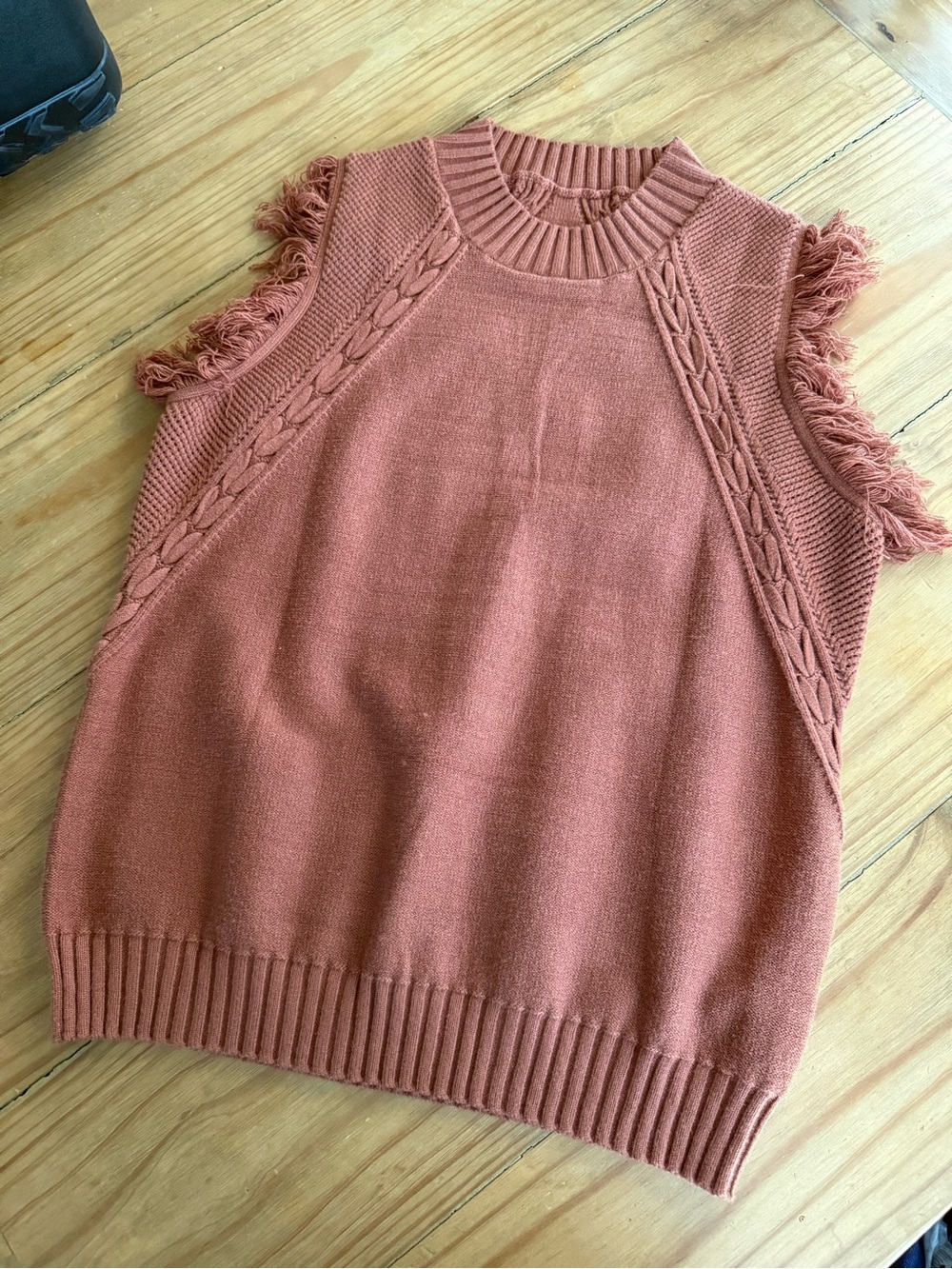 Fringed Cable Knit Sleeveless Sweater - Rust